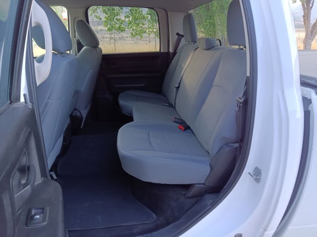 2015 RAM1500 4X4 HEMI (6).jpg